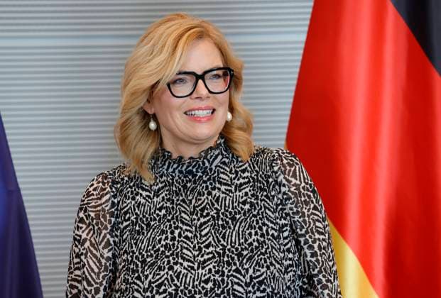 Bundestagspräsidentin Julia Klöckner, Deutschland, Berlin, Reichstag, Bundestagspräsidentin Julia Klöckner empfängt den Außenminister der Vereinigten Arabischen Emirate, Scheich Abdullah bin Zayed Al Nahyan, zu einem Gespräch. *** President of the Bundestag Julia Klöckner, Germany, Berlin, Reichstag, President of the Bundestag Julia Klöckner receives the Foreign Minister of the United Arab Emirates, Sheikh Abdullah bin Zayed Al Nahyan, for talks