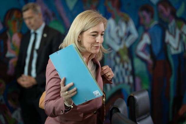Kabinettsitzung, Bundesregierung, Auftakt Auftakt, Kabinettsitzung, Bundesregierung, Nina Warken, Bundesgesundheitsministerin Berlin Berlin GER *** Cabinet meeting, Federal Government, Kick-off Kick-off, Cabinet meeting, Federal Government, Nina Warken, Federal Minister of Health Berlin Berlin GER