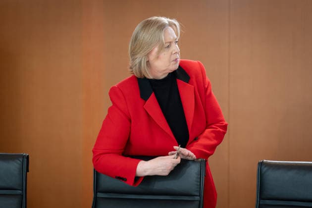 Kabinettsitzung, Bundesregierung, Auftakt Auftakt, Kabinettsitzung, Bundesregierung, Bärbel Bas, Bundesministerin, Arbeit, Soziales Berlin Berlin GER *** Cabinet meeting, Federal Government, Kick-off Kick-off, Cabinet meeting, Federal Government, Bärbel Bas, Federal Minister, Labor, Social Affairs Berlin Berlin GER