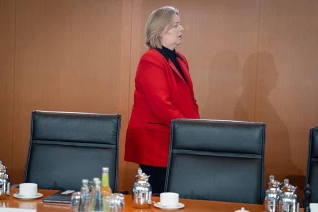 Kabinettsitzung, Bundesregierung, Auftakt Auftakt, Kabinettsitzung, Bundesregierung, Bärbel Bas, Bundesministerin, Arbeit, Soziales Berlin Berlin GER *** Cabinet meeting, Federal Government, Kick-off Kick-off, Cabinet meeting, Federal Government, Bärbel Bas, Federal Minister, Labor, Social Affairs Berlin Berlin GER
