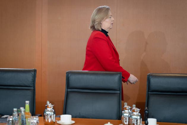 Kabinettsitzung, Bundesregierung, Auftakt Auftakt, Kabinettsitzung, Bundesregierung, Bärbel Bas, Bundesministerin, Arbeit, Soziales Berlin Berlin GER *** Cabinet meeting, Federal Government, Kick-off Kick-off, Cabinet meeting, Federal Government, Bärbel Bas, Federal Minister, Labor, Social Affairs Berlin Berlin GER