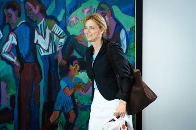 Kabinettsitzung, Bundesregierung, Auftakt Auftakt, Kabinettsitzung, Bundesregierung, Karin Prien, Bundesministerin, Bildung, Familie Berlin Berlin GER *** Cabinet meeting, Federal Government, Federal Minister, Karin Prien, Cabinet meeting, Federal Government, Education, Family Berlin Berlin GER