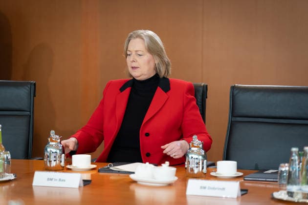 Kabinettsitzung, Bundesregierung, Auftakt Auftakt, Kabinettsitzung, Bundesregierung, Bärbel Bas, Bundesministerin, Arbeit, Soziales Berlin Berlin GER *** Cabinet meeting, Federal Government, Kick-off Kick-off, Cabinet meeting, Federal Government, Bärbel Bas, Federal Minister, Labor, Social Affairs Berlin Berlin GER
