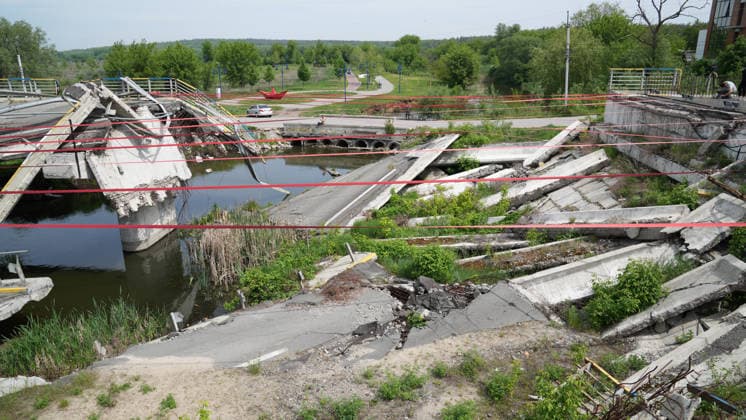 Irpin bridge destroyed to stop Russian advance on Kyiv rebuilt by Turkish company KYIV, UKRAINE - MAY 20: A general view of the destroyed Irpin Bridge, was blown up by Ukrainian forces at the beginning of the Russia-Ukraine War to prevent the advance of Russian troops toward the capital, in Kyiv Ukraine, on May 20, 2026. The bridge, which was blown up by Ukraine to stop the Russians, has been rebuilt by a Turkish company. The destroyed bridge still stands in ruins next to the rebuilt bridge, serving as an open-air war museum. There are also plans to erect a monument next to the bridge s remains. Arif Murat Kayacan Anadolu Kyiv Ukraine. Editorial use only. Please get in touch for any other usage.  Copyright: x2026xAnadoluxArifxMuratxKayacanx