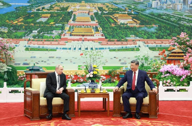(260520) -- BEIJING, May 20, 2026 -- Chinese President Xi Jinping and Russian President Vladimir Putin have a tea chat at the Great Hall of the People in Beijing, capital of China, May 20, 2026. ) CHINA-BEIJING-XI JINPING-RUSSIA-PUTIN-TEA CHAT (CN) DingxHaitao 