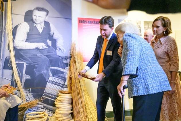 Noordwolde, The Netherlands, 2026-05-20 13:59:54 NOORDWOLDE, 20-05-2026, Princess Beatrix of the Basketry Museum visits the National Basketry Museum in Noordwolde. The museum is celebrating its 25th anniversary with a special Top 25 exhibition featuring remarkable woven works and contemporary applications of basketry. PHOTO: NLBeeld Patrick van Emst Credit: NL Beeld Patrick van Emst  Copyright: xx x