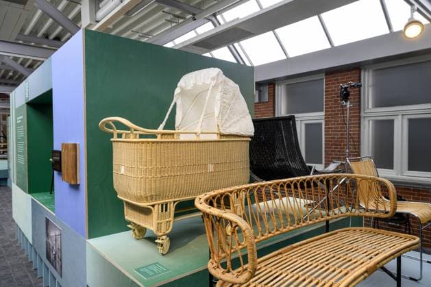 Noordwolde, The Netherlands, 2026-05-20 14:18:05 NOORDWOLDE, 20-05-2026, Princess Beatrix s Basketry Museum visits the National Basketry Museum in Noordwolde. The museum is celebrating its 25th anniversary with a special Top 25 exhibition on remarkable woven works and contemporary applications of basketry. PHOTO: NLBeeld Patrick van Emst. In the photo: Original cradle of Beatrix. From Soestdijk, the Royal House donated several cradles, among other items, via the Red Cross. One of these was assigned to little Dick from Zierikzee. Credit: NL Beeld Patrick van Emst  Copyright: xx x