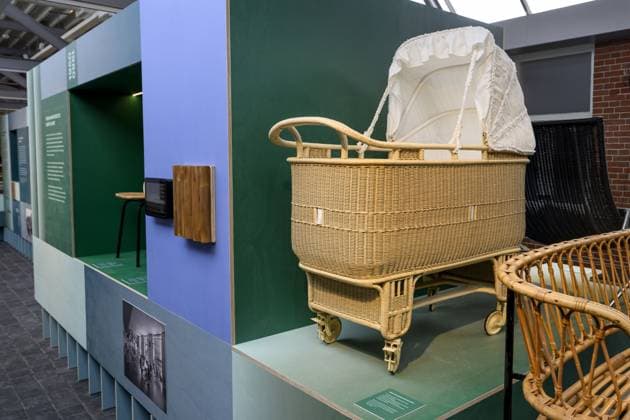 Noordwolde, The Netherlands, 2026-05-20 14:18:27 NOORDWOLDE, 20-05-2026, Princess Beatrix s Basketry Museum visits the National Basketry Museum in Noordwolde. The museum is celebrating its 25th anniversary with a special Top 25 exhibition on remarkable woven works and contemporary applications of basketry. PHOTO: NLBeeld Patrick van Emst. In the photo: Original cradle of Beatrix. From Soestdijk, the Royal House donated several cradles, among other items, via the Red Cross. One of these was assigned to little Dick from Zierikzee. Credit: NL Beeld Patrick van Emst  Copyright: xx x