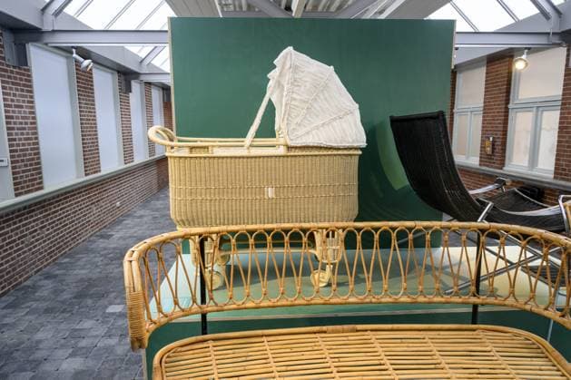 Noordwolde, The Netherlands, 2026-05-20 14:18:40 NOORDWOLDE, 20-05-2026, Princess Beatrix s Basketry Museum visits the National Basketry Museum in Noordwolde. The museum is celebrating its 25th anniversary with a special Top 25 exhibition on remarkable woven works and contemporary applications of basketry. PHOTO: NLBeeld Patrick van Emst. In the photo: Original cradle of Beatrix. From Soestdijk, the Royal House donated several cradles, among other items, via the Red Cross. One of these was assigned to little Dick from Zierikzee. Credit: NL Beeld Patrick van Emst  Copyright: xx x