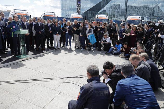 Bundesinnenminister Alexander Dobrindt, Bundesminister Boris Pistorius, Deutschland, Berlin,Bundesinnenminister Alexander Dobrindt stellt Pakt für den Bevölkerungsschutz vor und übergibt 13 Einsatzfahrzeuge für den Zivilschutz *** Federal Minister of the Interior Alexander Dobrindt, Federal Minister Boris Pistorius, Germany, Berlin,Federal Minister of the Interior Alexander Dobrindt presents civil protection pact and hands over 13 emergency vehicles for civil protection