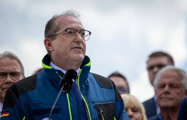 Bundesinnenminister Alexander Dobrindt stellt Pakt fuer den Bevoelkerungsschutz vor und uebergibt 13 Einsatzfahrzeuge fuer den Zivilschutz am Washingtonplatz in Berlin, 20.05.2026. Berlin Deutschland *** Federal Minister of the Interior Alexander Dobrindt presents pact for population protection and hands over 13 emergency vehicles for civil defense at Washingtonplatz in Berlin, 20 05 2026 Berlin Germany Copyright: xYonaxElsnerx