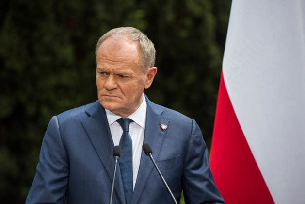 PM Peter Magyar meets PM Tusk in Warsaw - 20 May 2026 PM Donald Tusk speaks at a press conference with Prime Minister Péter Magyar (not in view) in Warsaw. Hungarian Prime Minister, Péter Magyar arrived in Poland for the first official foreign visit since he took the office, signaling a strategic priority for Budapest s new administration. The high-level bilateral talks between the Polish and Hungarian Prime Ministers focused on strengthening regional cooperation and aligning national interests within the European Union. Key agenda items included critical international developments, European security frameworks, and joint defense initiatives amid evolving geopolitical challenges in Central and Eastern Europe. Warsaw Poland Copyright: xAttilaxHusejnowx xSOPAxImagesx AHUSEJNOW_9729