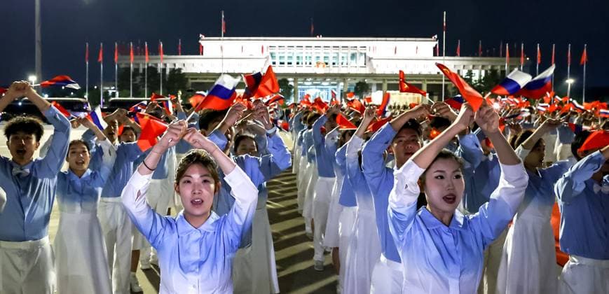 China Russia 9170065 20.05.2026 Young people attend a farewell ceremony for Russian President Vladimir Putin before his departure at Beijing Capital International Airport, China. Alexander Kazakov Sputnik Beijing China  Copyright: xAlexanderxKazakovx