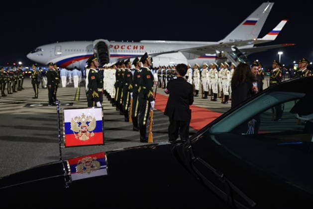 CHINA, BEIJING - MAY 20, 2026: A car with a Russian Presidential Standard is pictured during a ceremony marking the departure of Russia s President Putin at Beijing Capital International Airport (Shoudu). Putin s official visit marks 25 years since the 2001 Treaty of Good Neighbourliness and Friendly Cooperation between Russia and China Beijing China  - ZUMAt113 20260520_zaa_t113_693 Copyright: xAlexanderxKazakovx