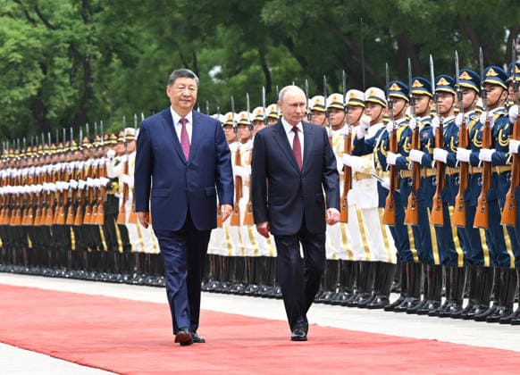 (260520) -- BEIJING, May 20, 2026 -- Chinese President Xi Jinping holds a welcome ceremony for Russian President Vladimir Putin, who is on a state visit to China, at the square outside the east gate of the Great Hall of the People prior to their talks in Beijing, capital of China, May 20, 2026. Xi held talks with Putin at the Great Hall of the People in Beijing on Wednesday. ) CHINA-BEIJING-XI JINPING-RUSSIA-PUTIN-TALKS (CN) XiexHuanchi 