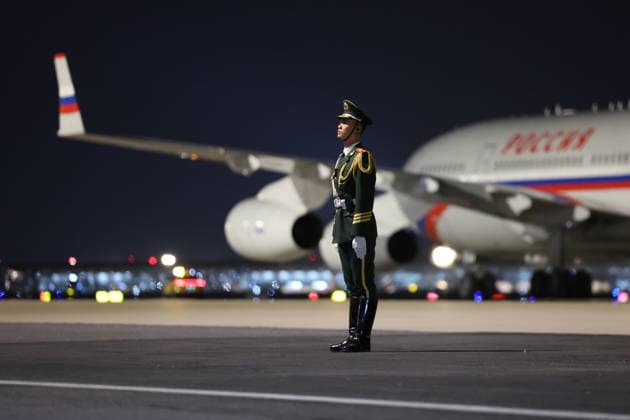 CHINA, BEIJING - MAY 20, 2026: An Honour Guard soldier is seen during a ceremony marking the departure of Russia s President Putin at Beijing Capital International Airport (Shoudu). Putin s official visit marks 25 years since the 2001 Treaty of Good Neighbourliness and Friendly Cooperation between Russia and China Beijing China  - ZUMAt113 20260520_zaa_t113_688 Copyright: xAlexanderxKazakovx