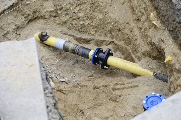Einsatzkräfte des Technischen Hilfswerk (THW) arbeiten auf dem eingestürzten Wohnhaus in der James-von-Moltke-Strasse in Görlitz. Hier kam es am frühen Abend des 18.5.2026 zu einem Einsturz eines bewohnten Hauses. Aufnahme vom 20.05.2026. Görlitz, 20.05.2026 *** Emergency services of the THW technical relief organization working on the collapsed residential building in James von Moltke Strasse in Görlitz An inhabited house collapsed here in the early evening of 18 5 2026 Photo taken on 20 05 2026 Görlitz, 20 05 2026 Copyright: xMatthiasxWehnertx