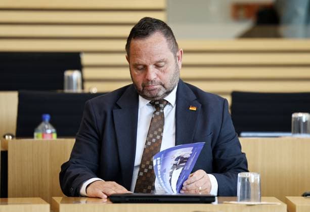 Plenum Thueringer Landtag 20.05.2026, Erfurt, Thueringer Landtag, 43.Plenarsitzung, im Bild: Torsten Czuppon (AfD) *** Plenary session Thuringian state parliament 20 05 2026, Erfurt, Thuringian state parliament, 43 plenary session, in the picture Torsten Czuppon AfD