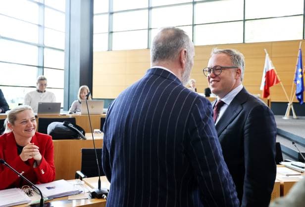 Plenum Thueringer Landtag 20.05.2026, Erfurt, Thueringer Landtag, 43.Plenarsitzung, im Bild: Ministerin fuer Justiz, Migration und Verbraucherschutz: Beate Meissner (CDU) , vorn Minister fuer Digitales und Infrastruktur Steffen Schuetz (BSW) und Ministerpraesident Mario Voigt (CDU)