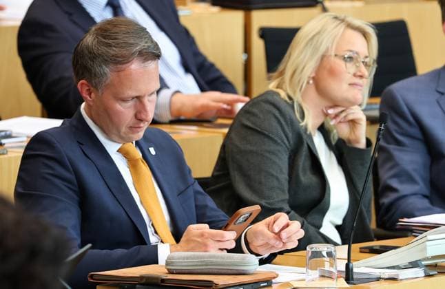 Plenum Thueringer Landtag 20.05.2026, Erfurt, Thueringer Landtag, 43.Plenarsitzung, im Bild: Andreas Buehl (CDU) und Ulrike Jary (CDU) *** Plenary session Thuringian state parliament 20 05 2026, Erfurt, Thuringian state parliament, 43 plenary session, in the picture Andreas Buehl CDU and Ulrike Jary CDU