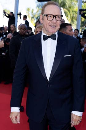 Kevin Spacey Montée des marches du film La bataille de Gaulle Lâge de fer lors du 79ème Festival International du Film de Cannes, le 20 mai 2026 Olivier Borde Bestimage Red carpet for La bataille de Gaulle Lâge de fer at the 79th Cannes International Film Festival on May 20, 2026 Cannes France  Copyright: xOLIVIERxBORDEx xBESTIMAGExOLIVIERxBORDEx xBESTIMAGEx