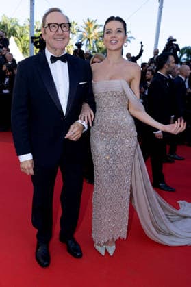 Kevin Spacey, Via Lemann Montée des marches du film La bataille de Gaulle Lâge de fer lors du 79ème Festival International du Film de Cannes, le 20 mai 2026 Olivier Borde Bestimage Red carpet for La bataille de Gaulle Lâge de fer at the 79th Cannes International Film Festival on May 20, 2026 Cannes France  Copyright: xOLIVIERxBORDEx xBESTIMAGExOLIVIERxBORDEx xBESTIMAGEx