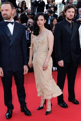Alban Lenoir, Noée Abita, Vincent Lacoste Montée des marches du film La bataille de Gaulle Lâge de fer lors du 79ème Festival International du Film de Cannes, le 20 mai 2026 Jacovides Moreau Bestimage Red carpet for La bataille de Gaulle Lâge de fer at the 79th Cannes International Film Festival on May 20, 2026 Cannes France  Copyright: xJACOVIDES-MOREAUx xBESTIMAGExJACOVIDES-MOREAUx xBESTIMAGEx