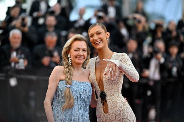 Cannes Screening La Bataille De Gaulle JR Caroline Scheufele, Bella Hadid attending the screening of the movie La Bataille De Gaulle L Age De Fer during the 79th Cannes Film Festival in Cannes, France on May 20, 2026. Photo by Julien Reynaud APS-Medias ABACAPRESS.COM Cannes France  Copyright: xReynaudxJulien APS-Medias ABACAx