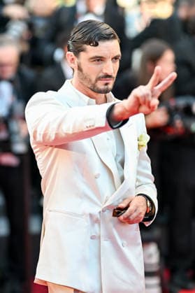 79ème Festival International du Film de Cannes Montée des marches du film La bataille De Gaulle lâge de fer 79th International Cannes Film Festival Red Carpet 456518 2026 05 20 Schneider, Niels  Copyright: xEstellexCarlierx xStarfacex STAR_456518_035