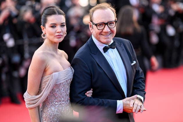 79ème Festival International du Film de Cannes Montée des marches du film La bataille De Gaulle lâge de fer 79th International Cannes Film Festival Red Carpet 456518 2026 05 20 Lemann, Via Spacey, Kevin  Copyright: xEstellexCarlierx xStarfacex STAR_456518_036