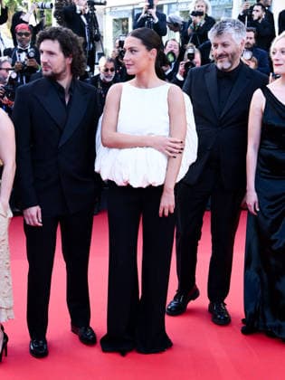 IPA84908777 - Cannes, 79th Cannes Film Festival 2025 - evening 9. red carpet LA BATAILLE DE GAULLE : L Ã‚GE DE FER. Pictured: Adele Exarchopoulos  Copyright: xTerenghi Ipa-Agency.netx xPoolxPhotoxEventsx07x 84908777