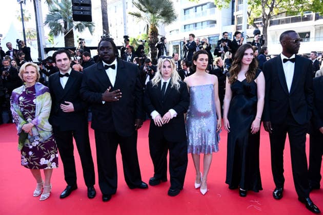 IPA84909894 - Cannes, 79th Cannes Film Festival 2025 - evening 9. red carpet LA BATAILLE DE GAULLE : L Ã‚GE DE FER. Pictured: Guest  Copyright: xTerenghi Ipa-Agency.netx xPoolxPhotoxEventsx07x 84909894
