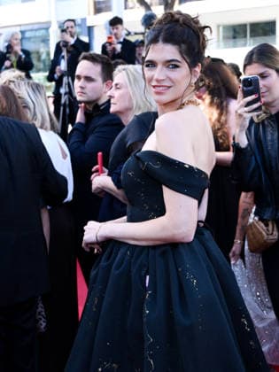 IPA84909897 - Cannes, 79th Cannes Film Festival 2025 - evening 9. red carpet LA BATAILLE DE GAULLE : L Ã‚GE DE FER. Pictured: Guest  Copyright: xTerenghi Ipa-Agency.netx xPoolxPhotoxEventsx07x 84909897