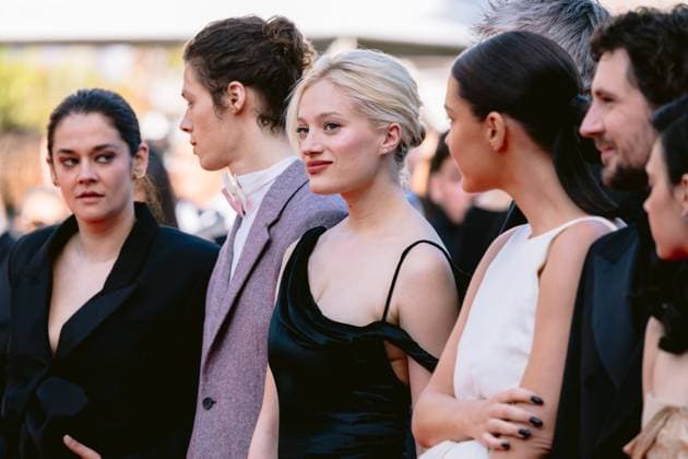79ème Festival International du Film de Cannes Montée des marches du film La bataille De Gaulle lâge de fer 79th International Cannes Film Festival Red Carpet 456516 2026 05 20 Exarchopoulos, Adèle Tereszkiewicz, Nadia Kircher, Paul  Copyright: xTerencexBaelenx STAR_456516_058