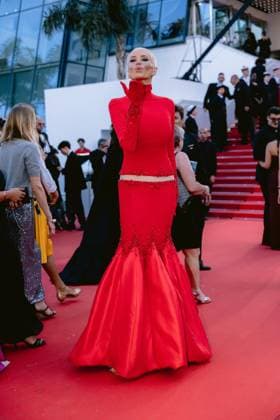 79ème Festival International du Film de Cannes Montée des marches du film La bataille De Gaulle lâge de fer 79th International Cannes Film Festival Red Carpet 456516 2026 05 20 Alpes Maritimes Cannes France Karembeu, Adriana  Copyright: xTerencexBaelenx STAR_456516_100