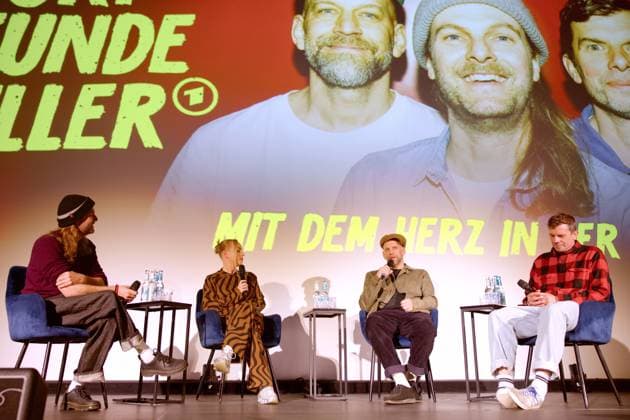 Sportfreunde Stiller - Mit dem Herz in der Hand Peter Stephan Brugger, Franziska Niesar, Florian Weber 30 Jahre Sportfreunde Stiller - Mit dem Herz in der Hand, Kino Colosseum, Berlin Datum: 20.05.2026 *** Sportfreunde Stiller Mit dem Herz in der Hand Peter Stephan Brugger, Franziska Niesar, Florian Weber 30 Jahre Sportfreunde Stiller Mit dem Herz in der Hand, Kino Colosseum, Berlin Date 20 05 2026 Copyright: xEventpress Kratschx