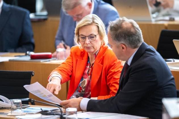 8. THÜRINGER LANDTAG - 43. PLENARSITZUNG ** NUR FÜR REDAKTIONELLE ZWECKE ** EDITORIAL USE ONLY **<p>20 05 2026-Erfurt: Thüringer Landtag 8. Wahlperiode 43. Plenarsitzung im Foto: Ministerpräsident Mario Voigt (CDU), Katja Wolf (BSW), Thüringer Finanzministerin und Stellvertretende Ministerpräsidentin ( Deutschland Thueringen Erfurt Copyright: SaschaxFromm *** 8 THURINGIAN STATE PARLIAMENT 43 PLENARY SESSION FOR EDITORIAL PURPOSES ONLY EDITORIAL USE ONLY p 20 05 2026 Erfurt Thuringian State Parliament 8 Election Period 43 Plenary Session in the photo Minister President Mario Voigt CDU , Katja Wolf BSW , Thuringian Minister of Finance and Deputy Minister President Germany Thuringia Erfurt Copyright SaschaxFromm Copyright: SaschaxFromm doc85xlnhnjtvl1kb754x2e ,EDITORIAL USE ONLY
