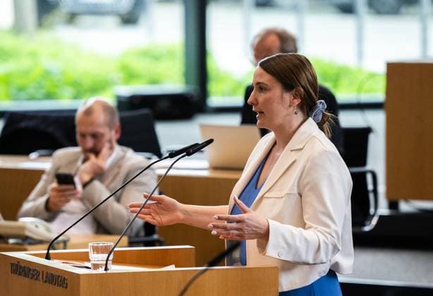 8. THÜRINGER LANDTAG - 43. PLENARSITZUNG ** NUR FÜR REDAKTIONELLE ZWECKE ** EDITORIAL USE ONLY **<p>20 05 2026-Erfurt: Thüringer Landtag 8. Wahlperiode 43. Plenarsitzung im Foto: Katharina Schenk (SPD), Thüringer Ministerin für Soziales, Gesundheit, Arbeit und Familie ( Deutschland Thueringen Erfurt Copyright: SaschaxFromm *** 8 THURINGIAN STATE PARLIAMENT 43 PLENARY SESSION FOR EDITORIAL PURPOSES ONLY EDITORIAL USE ONLY p 20 05 2026 Erfurt Thuringian State Parliament 8 Election Period 43 Plenary Session photo Katharina Schenk SPD , Thuringian Minister for Social Affairs, Health, Labor and Family Germany Thuringia Erfurt Copyright SaschaxFromm Copyright: SaschaxFromm doc85xlnv0nmtwndnlphys ,EDITORIAL USE ONLY