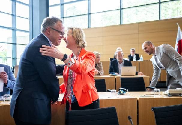 8. THÜRINGER LANDTAG - 43. PLENARSITZUNG ** NUR FÜR REDAKTIONELLE ZWECKE ** EDITORIAL USE ONLY **<p>20 05 2026-Erfurt: Thüringer Landtag 8. Wahlperiode 43. Plenarsitzung im Foto: Ministerpräsident Mario Voigt (CDU), Katja Wolf (BSW), Thüringer Finanzministerin und Stellvertretende Ministerpräsidentin ( Deutschland Thueringen Erfurt Copyright: SaschaxFromm *** 8 THURINGIAN STATE PARLIAMENT 43 PLENARY SESSION FOR EDITORIAL PURPOSES ONLY EDITORIAL USE ONLY p 20 05 2026 Erfurt Thuringian State Parliament 8 Election Period 43 Plenary Session in the photo Minister President Mario Voigt CDU , Katja Wolf BSW , Thuringian Minister of Finance and Deputy Minister President Germany Thuringia Erfurt Copyright SaschaxFromm Copyright: SaschaxFromm doc85xlo8knd5uq7dq5xrw ,EDITORIAL USE ONLY