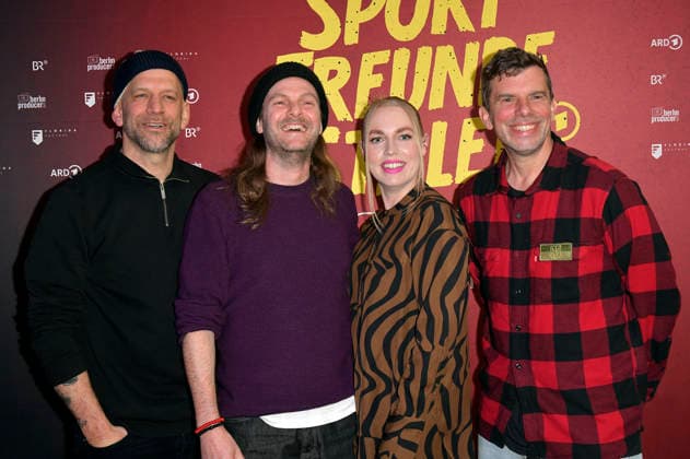 Florian Weber, Peter Brugger, Franziska Niesar und Rüdiger Linhof bei der Preview des ARD-Dokumentarfilms Sportfreunde Stiller - Mit dem Herz in der Hand im Colosseum. Berlin, 20.05.2026 *** Florian Weber, Peter Brugger, Franziska Niesar and Rüdiger Linhof at the preview of the ARD documentary Sportfreunde Stiller Mit dem Herz in der Hand at the Colosseum Berlin, 20 05 2026 Foto:xM.xBehrensx xFuturexImagex sportfreunde_6505