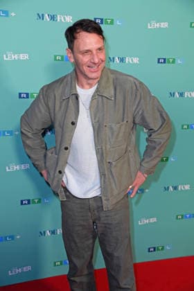 Hendrik Duryn bei der Kinopremiere der RTL TV-Serie DER LEHRER im Filmtheater Colosseum in Berlin am 20.05.2026 *** Hendrik Duryn at the cinema premiere of the RTL TV series DER LEHRER at the Colosseum movie theater in Berlin on 20 05 2026