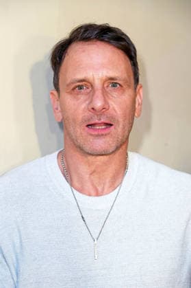 Hendrik Duryn bei der Kinopremiere der RTL TV-Serie DER LEHRER im Filmtheater Colosseum in Berlin am 20.05.2026 *** Hendrik Duryn at the cinema premiere of the RTL TV series DER LEHRER at the Colosseum movie theater in Berlin on 20 05 2026