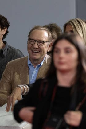 Kevin Spacey Descente des marches du film The man I love lors du 79ème Festival International du Film de Cannes, le 20 mai 2026 Olivier Borde Bestimage People leaving the red carpet for The man I love at the 79th Cannes International Film Festival on May 20, 2026 Cannes France  Copyright: xOLIVIERxBORDEx xBESTIMAGExOLIVIERxBORDEx xBESTIMAGEx