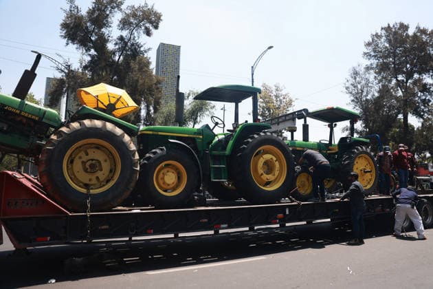 Transport workers and farmers lead rally in Mexico City MEXICO CITY, MEXICO - MAY 20: Tractors are seen loaded on a trailer during a protest by farmers and transport workers to demand more security on highways, in Mexico City, Mexico on May 20, 2026. Under the slogan Without support for farmers, there will be no World Cup, hundreds of transport workers and farmers from several states across Mexico gathered to demand greater security nationwide, particularly on highways where criminal activity has increased, as well as more government support for the agricultural sector. Daniel Cardenas Anadolu Mexico City Mexico. Editorial use only. Please get in touch for any other usage.  Copyright: x2026xAnadoluxDanielxCardenasx