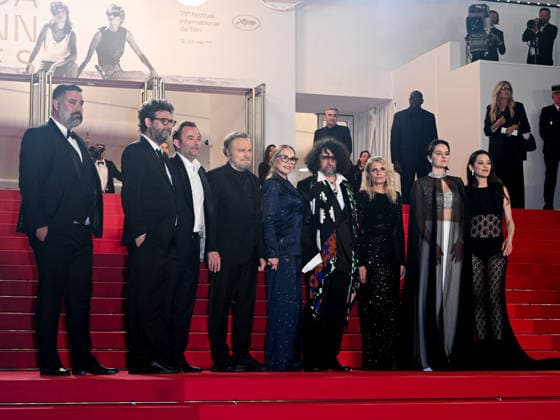 IPA84916799 - Cannes, 79th Cannes Film Festival 2025 - evening 9. red carpet ELASTIC ROME Pictured: Thomas Verhaeghe, Mathieu Verhaeghe, Franco Nero, Ornella Muti, Bertrand Mandico, Isabella Ferrari, NoÃ mie Merlant and Marion Cotillard  Copyright: xManuelexMangiarottix xPoolxPhotoxEventsx07x 84916799