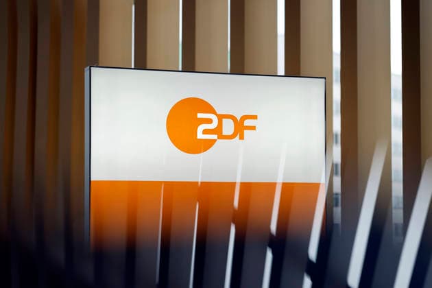 Das Logo des ZDF zu sehen bei der Premiere der ZDF-Doku Mission Sommermärchen , einer Dokumentation über den Weg der deutschen Fußballnationalmannschaft bei der Heim-WM 2006 im eigenen Land, im Cinedom. (Themenbild, Symbolbild) Köln, 19.05.2026 NRW Deutschland Copyright: xChristophxHardtx