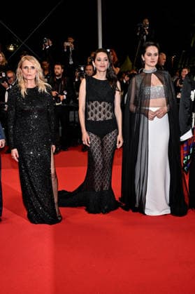 Cannes Screening Roma Elastica JR Isabella Ferrari, Marion Cotillard, Noemie Merlant attending the screening of the movie Roma Elastica during the 79th Cannes Film Festival in Cannes, France on May 20, 2026. Photo by Julien Reynaud APS-Medias ABACAPRESS.COM Cannes France  Copyright: xReynaudxJulien APS-Medias ABACAx