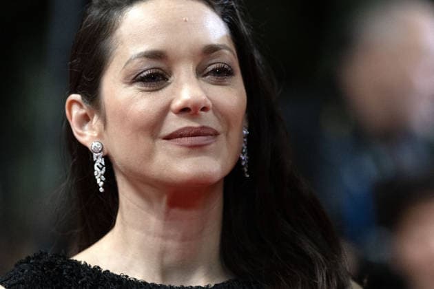 Marion Cotillard Montée des marches du film Roma elastica lors du 79ème Festival International du Film de Cannes, le 20 mai 2026 Olivier Borde Bestimage Red carpet for Roma elastica at the 79th Cannes International Film Festival on May 20, 2026 Cannes France  Copyright: xOLIVIERxBORDEx xBESTIMAGExOLIVIERxBORDEx xBESTIMAGEx