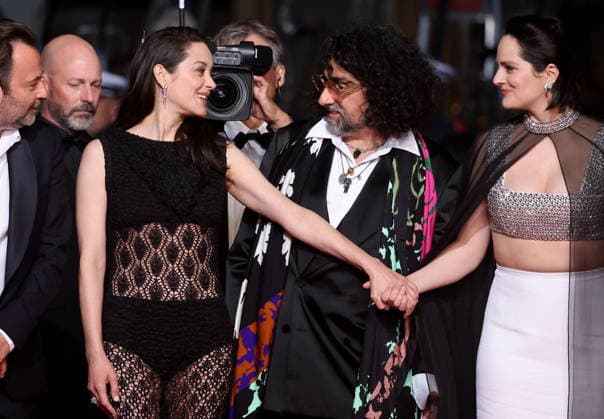 Marion Cotillard, Bertrand Mandico, Noémie Merlant Montée des marches du film Roma elastica lors du 79ème Festival International du Film de Cannes, le 20 mai 2026 Jacovides Moreau Bestimage Red carpet for Roma elastica at the 79th Cannes International Film Festival on May 20, 2026 Cannes France  Copyright: xJACOVIDES-MOREAUx xBESTIMAGExJACOVIDES-MOREAUx xBESTIMAGEx