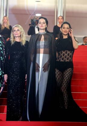 Isabella Ferrari, Noémie Merlant, Marion Cotillard Montée des marches du film Roma elastica lors du 79ème Festival International du Film de Cannes, le 20 mai 2026 Jacovides Moreau Bestimage Red carpet for Roma elastica at the 79th Cannes International Film Festival on May 20, 2026 Cannes France  Copyright: xJACOVIDES-MOREAUx xBESTIMAGExJACOVIDES-MOREAUx xBESTIMAGEx